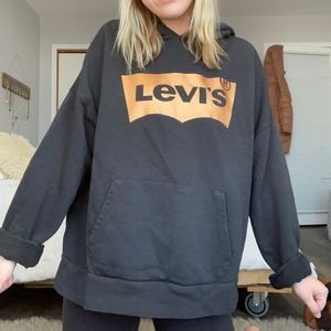 levi oversized sweatshirt